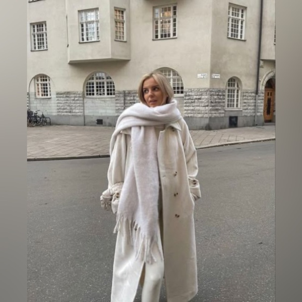 STEVE MADDEN Super-Soft Knit Muffler Chunky White Oversized Scarf - Picture 2 of 11